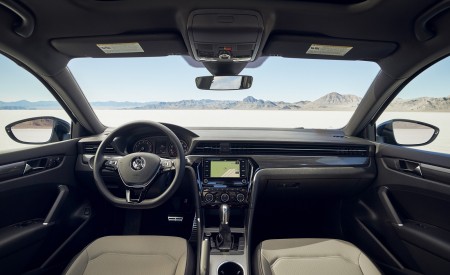2021 Volkswagen Passat (US-Spec) Interior Cockpit Wallpapers 450x275 (19)