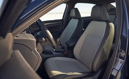 2021 Volkswagen Passat (US-Spec) Interior Front Seats Wallpapers 450x275 (22)