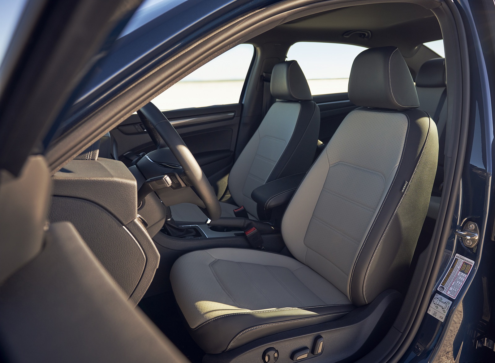2021 Volkswagen Passat (US-Spec) Interior Front Seats Wallpapers #22 of 26
