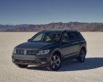 2021 Volkswagen Tiguan SEL (US-Spec) Front Three-Quarter Wallpapers 150x120 (9)