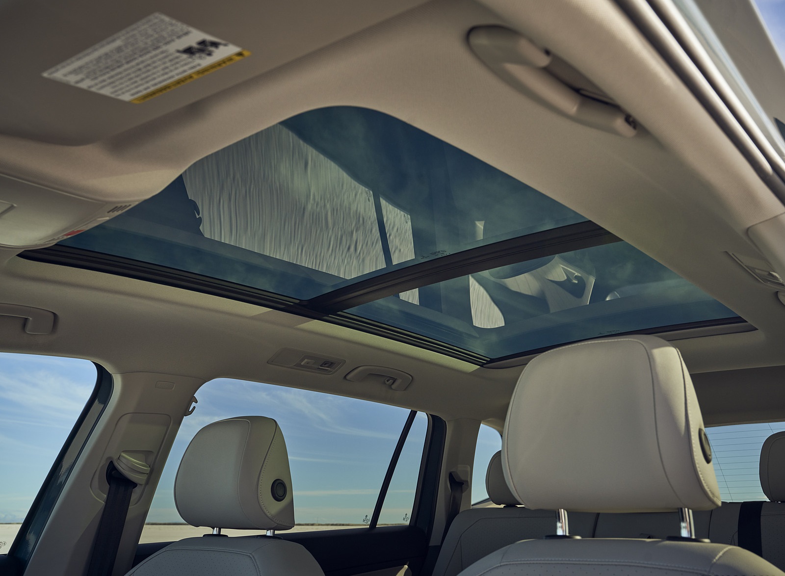 2021 Volkswagen Tiguan SEL (US-Spec) Panoramic Roof Wallpapers #26 of 27