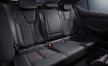 2021 Škoda Octavia RS Interior Rear Seats Wallpapers 450x275 (49)