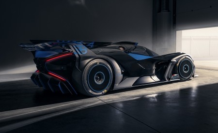 2020 Bugatti Bolide Concept Rear Three-Quarter Wallpapers 450x275 (7)