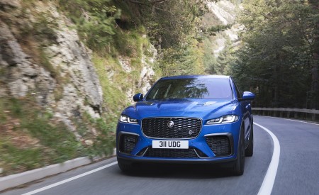 2021 Jaguar F-PACE SVR Front Wallpapers 450x275 (63)