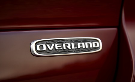 2021 Jeep Grand Cherokee L Overland Badge Wallpapers 450x275 (30)