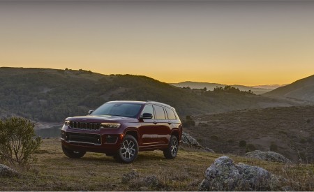 2021 Jeep Grand Cherokee L Overland Front Three-Quarter Wallpapers 450x275 (19)