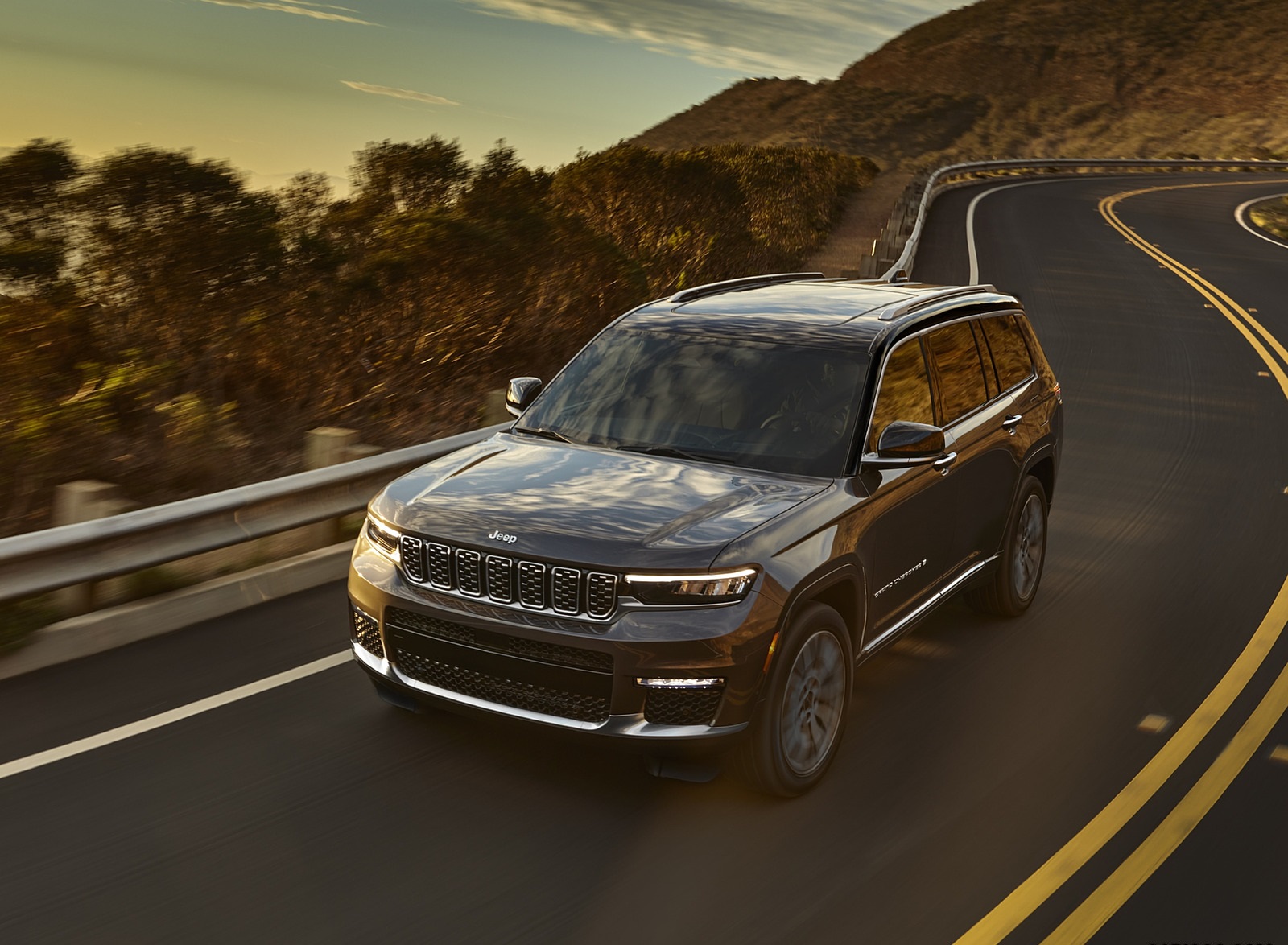 2021 Jeep Grand Cherokee L Summit Reserve Front Three-Quarter Wallpapers (1). Download Wallpaper