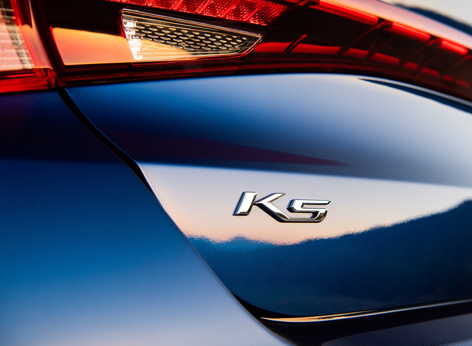 2021 Kia K5 GT-Line 1.6T FWD Badge Wallpapers (10)