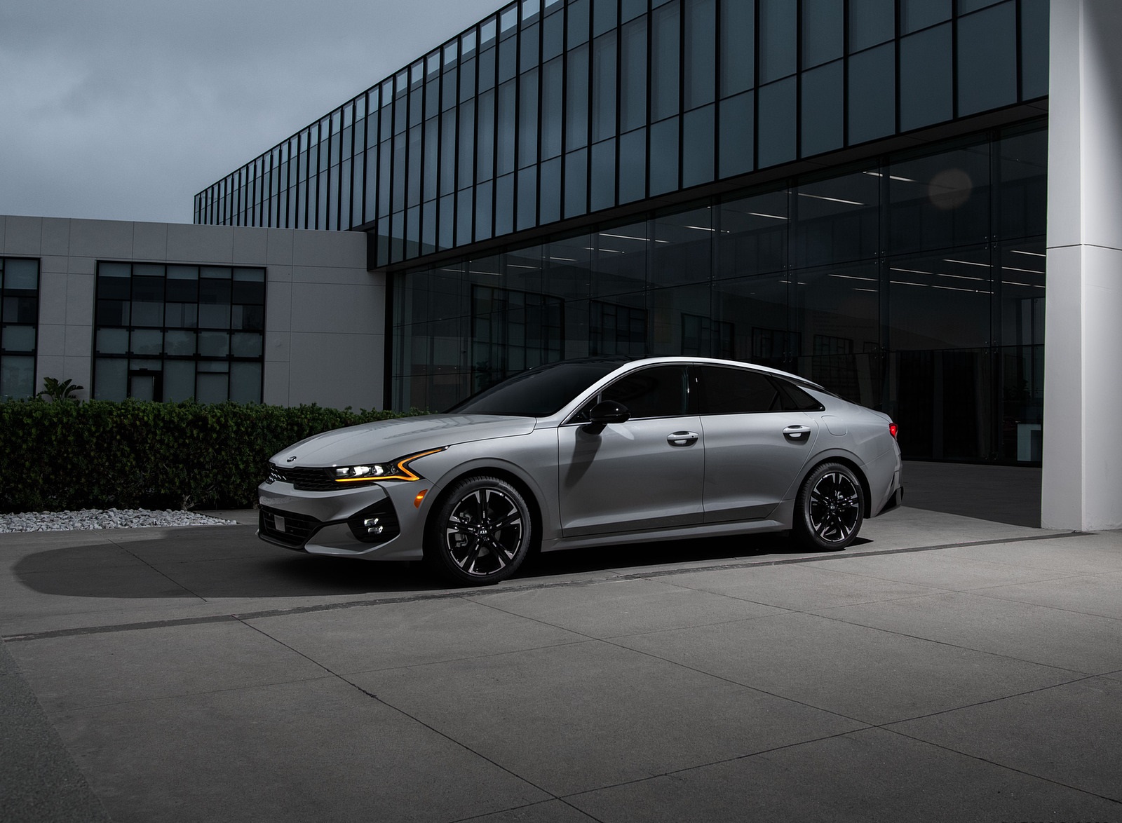 2021 Kia K5 GT-Line AWD Front Three-Quarter Wallpapers  (10)