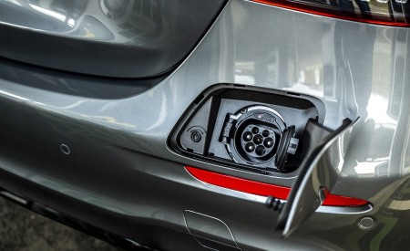 2021 Mercedes-Benz E 300 de Diesel Plug-In Hybrid (UK-Spec) Charging Port Wallpapers 450x275 (140)