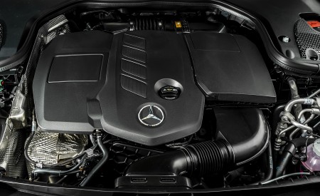2021 Mercedes-Benz E 300 de Diesel Plug-In Hybrid (UK-Spec) Engine Wallpapers 450x275 (145)