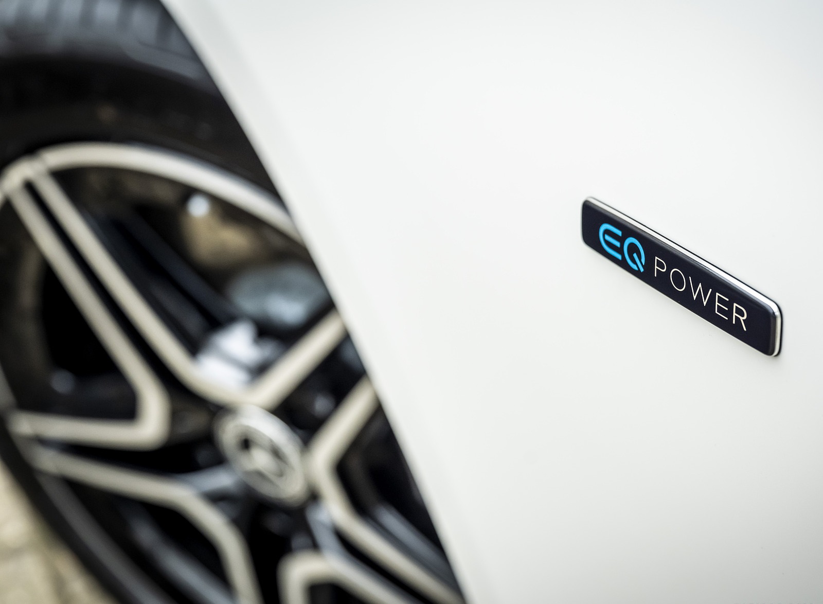 2021 Mercedes-Benz E 300 e Plug-In Hybrid (UK-Spec) Badge Wallpapers #59 of 167