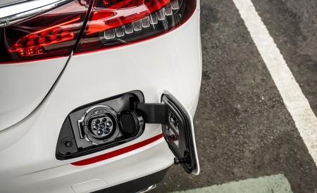 2021 Mercedes-Benz E 300 e Plug-In Hybrid (UK-Spec) Charging Port Wallpapers 450x275 (61)