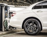 2021 Mercedes-Benz E 300 e Plug-In Hybrid (UK-Spec) Detail Wallpapers 150x120 (54)