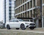 2021 Mercedes-Benz E 300 e Plug-In Hybrid (UK-Spec) Front Three-Quarter Wallpapers 150x120 (41)