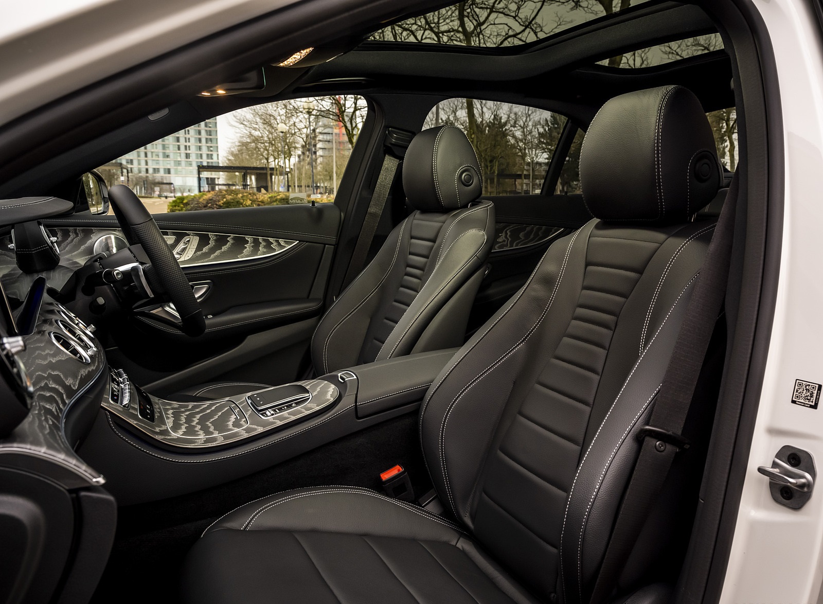 2021 Mercedes-Benz E 300 e Plug-In Hybrid (UK-Spec) Interior Front Seats Wallpapers #70 of 167