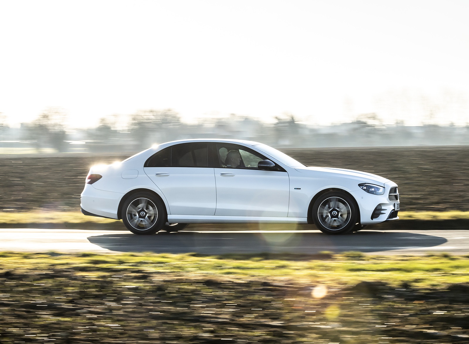2021 Mercedes-Benz E 300 e Plug-In Hybrid (UK-Spec) Side Wallpapers #22 of 167