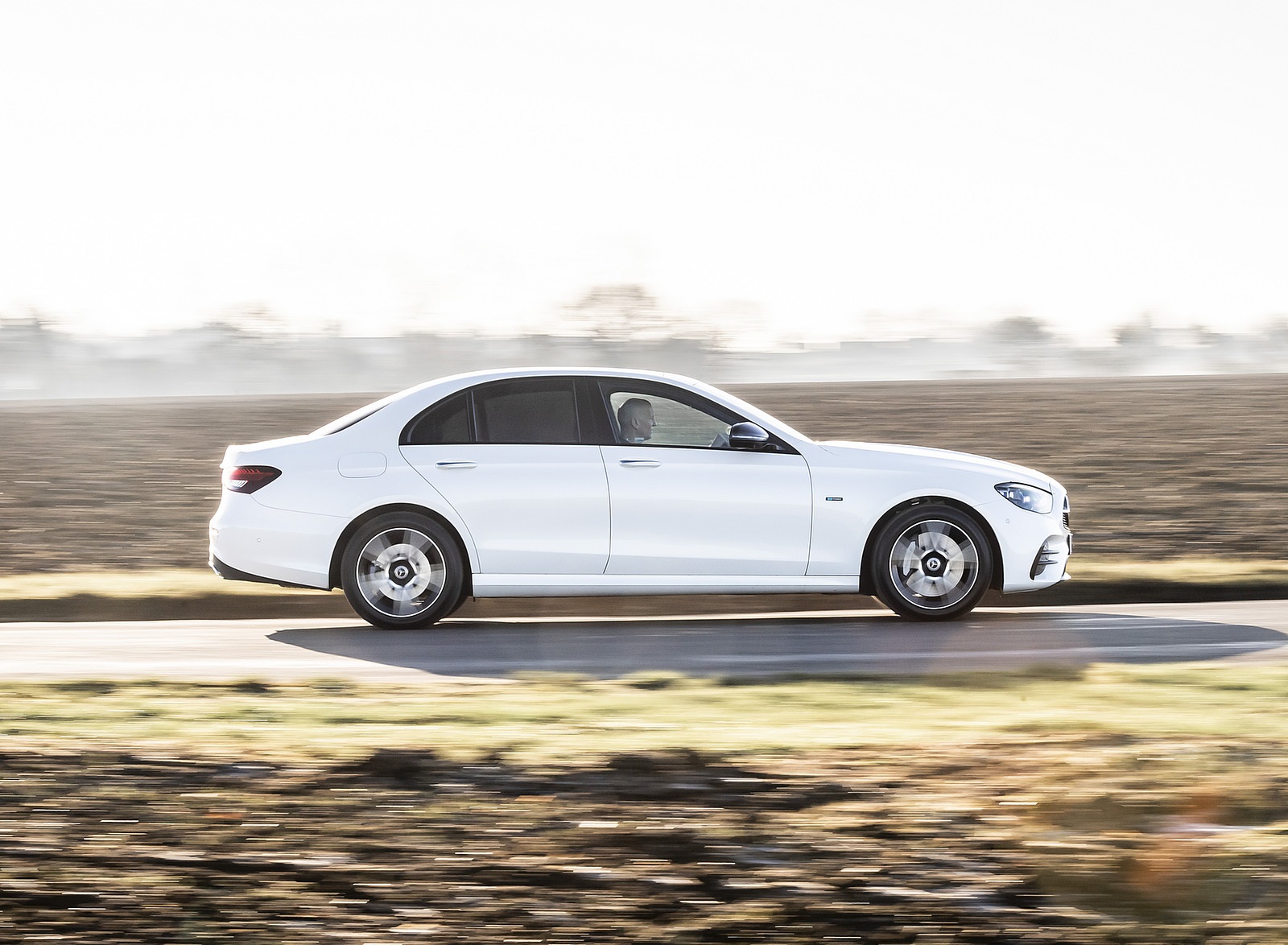 2021 Mercedes-Benz E 300 e Plug-In Hybrid (UK-Spec) Side Wallpapers #33 of 167