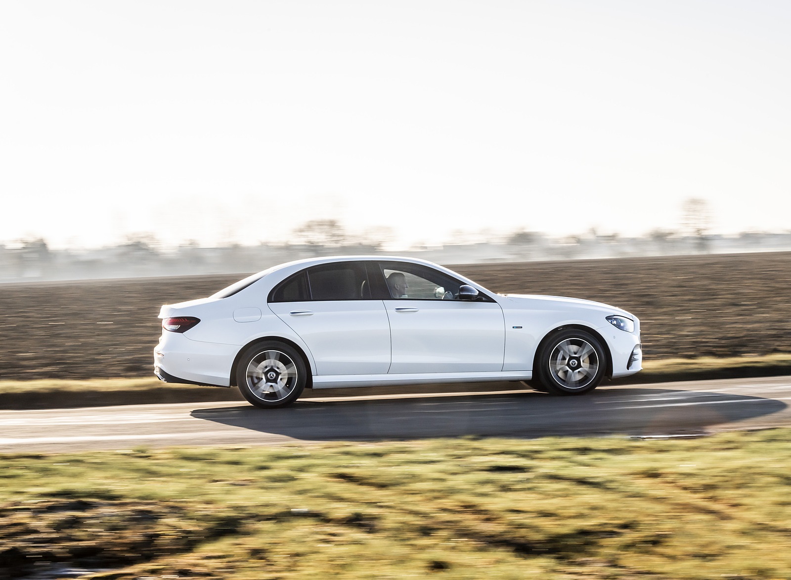 2021 Mercedes-Benz E 300 e Plug-In Hybrid (UK-Spec) Side Wallpapers #23 of 167