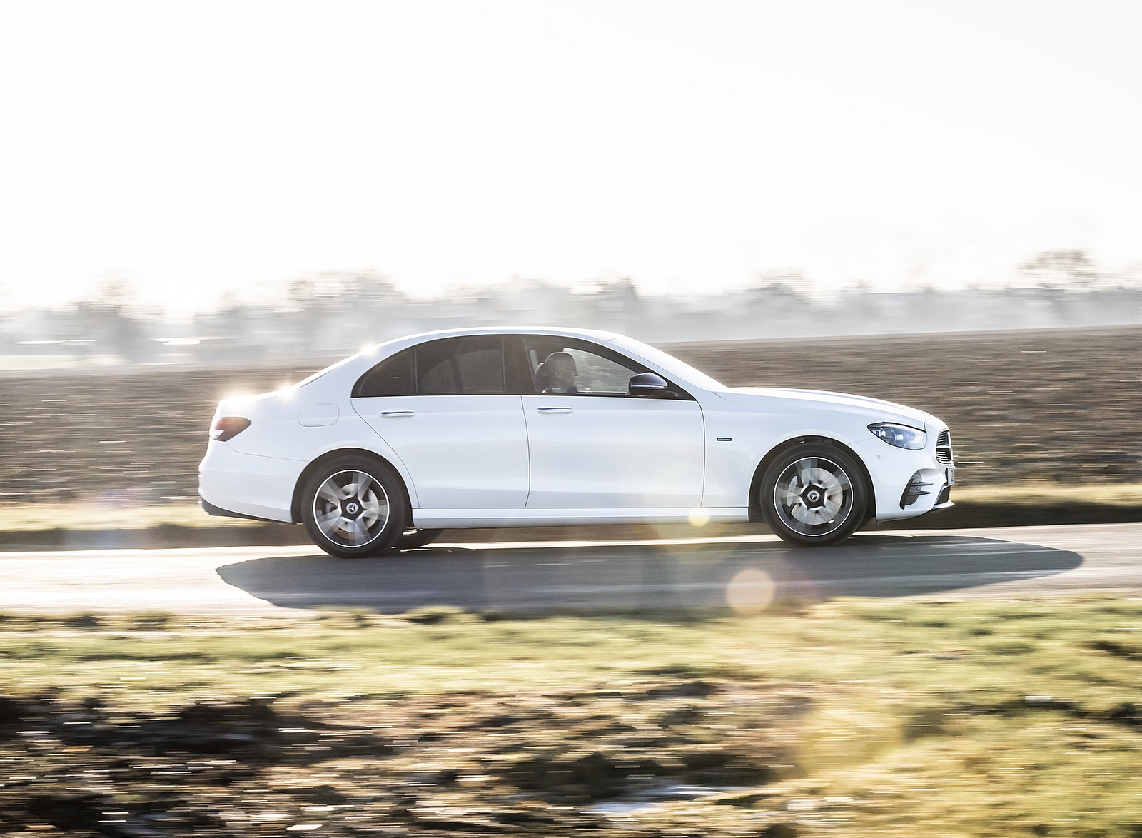 2021 Mercedes-Benz E 300 e Plug-In Hybrid (UK-Spec) Side Wallpapers #34 of 167