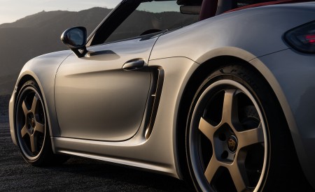 2021 Porsche 718 Boxster GTS 4.0 25 Years (Color: GT Silver) Detail Wallpapers 450x275 (66)
