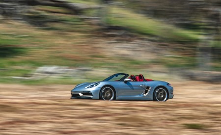 2021 Porsche 718 Boxster GTS 4.0 25 Years (Color: GT Silver) Front Three-Quarter Wallpapers 450x275 (26)