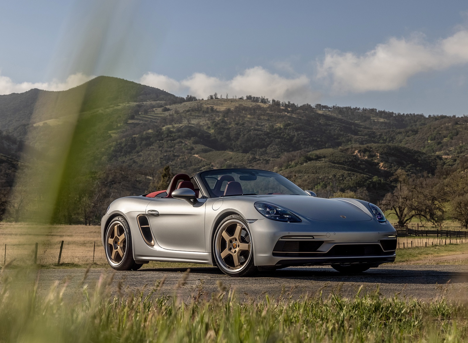 2021 Porsche 718 Boxster GTS 4.0 25 Years (Color: GT Silver) Front Three-Quarter Wallpapers #44 of 185