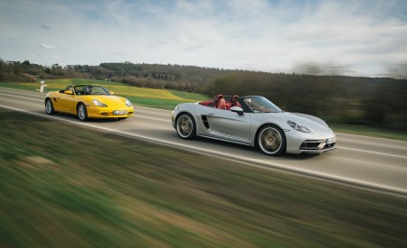 2021 Porsche 718 Boxster GTS 4.0 25 Years and 1996 Boxster Front Three-Quarter Wallpapers  450x275 (149)