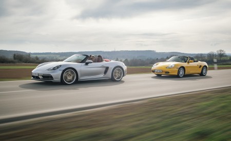 2021 Porsche 718 Boxster GTS 4.0 25 Years and 1996 Boxster Front Three-Quarter Wallpapers 450x275 (150)