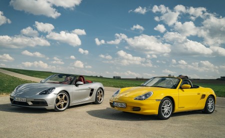 2021 Porsche 718 Boxster GTS 4.0 25 Years and 1996 Boxster Front Three-Quarter Wallpapers 450x275 (159)