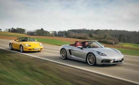 2021 Porsche 718 Boxster GTS 4.0 25 Years and 1996 Boxster Front Three-Quarter Wallpapers 450x275 (148)