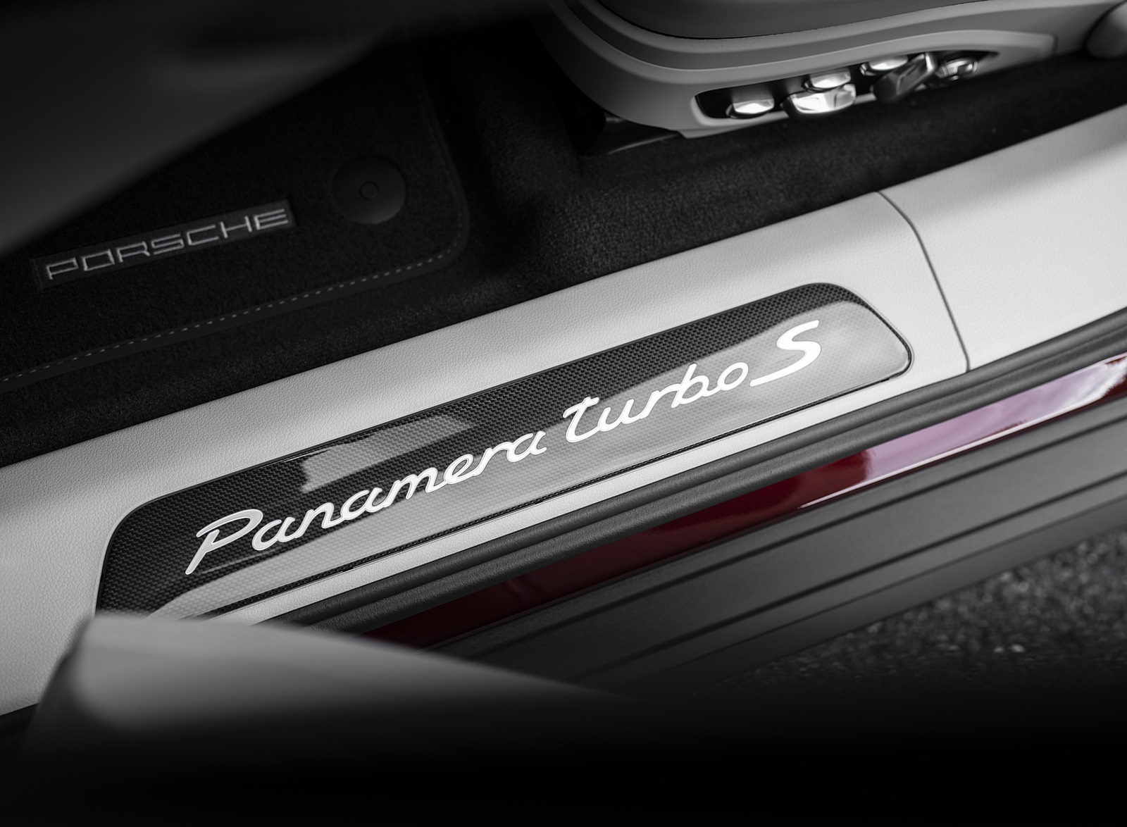 2021 Porsche Panamera Turbo S (Color: Cherry Metallic) Engine Wallpapers #43 of 137