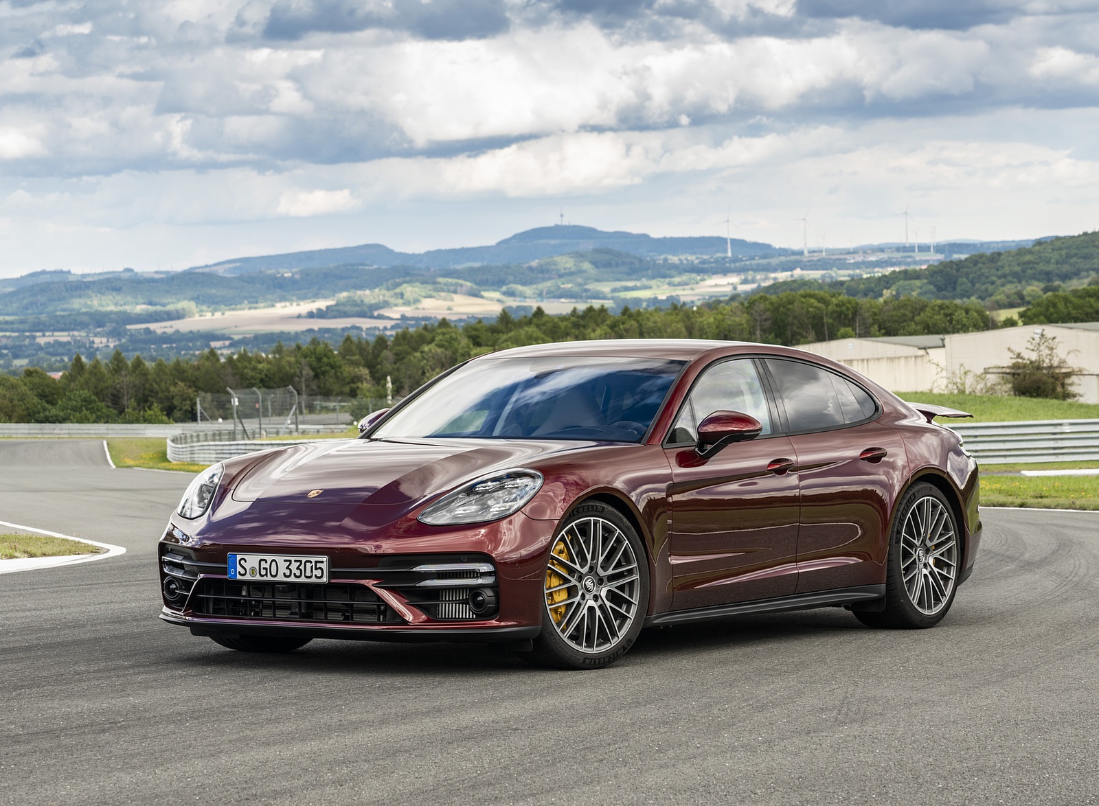 2021 Porsche Panamera Turbo S (Color: Cherry Metallic) Front Three-Quarter Wallpapers #25 of 137