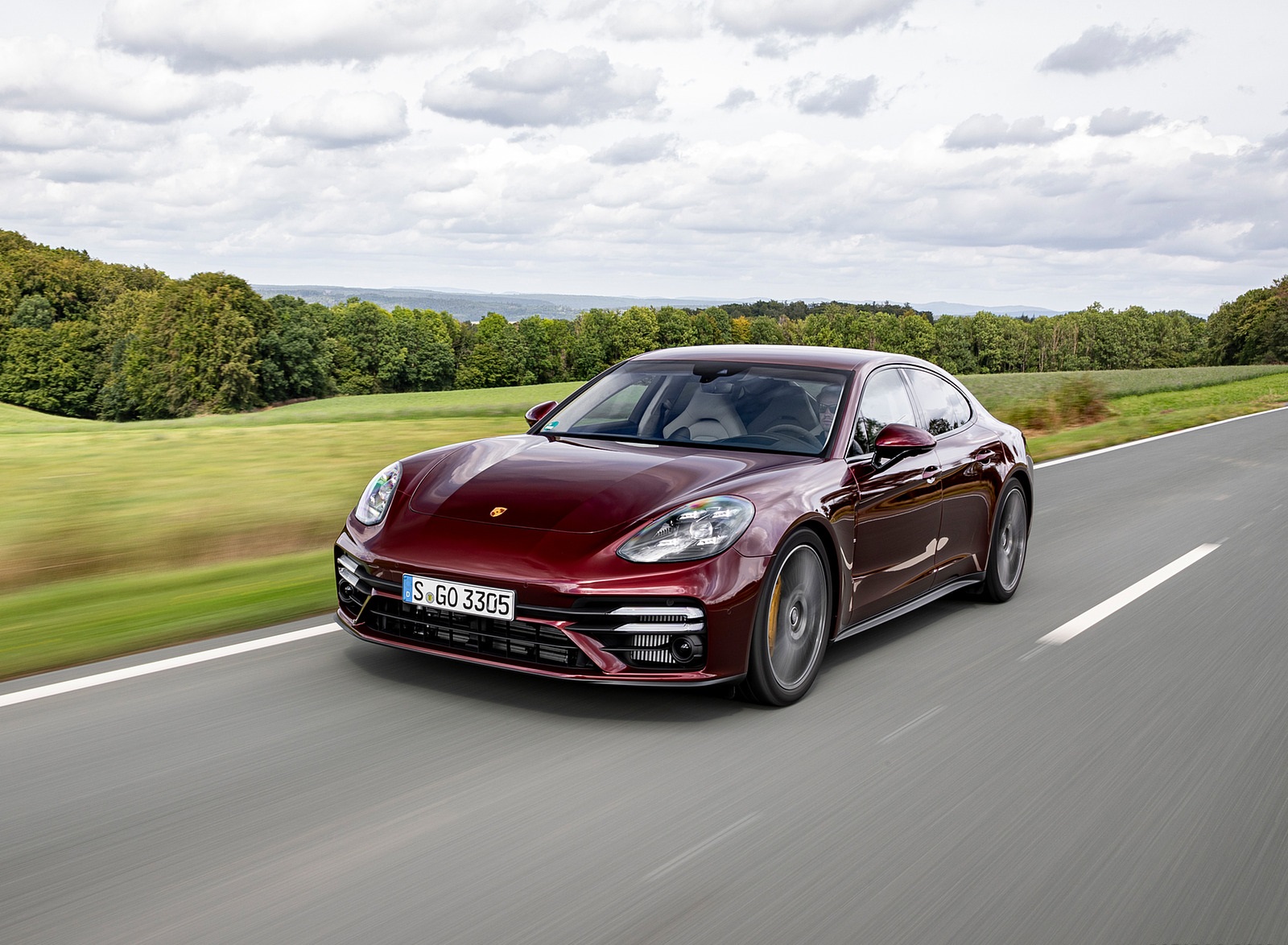 2021 Porsche Panamera Turbo S (Color: Cherry Metallic) Front Three-Quarter Wallpapers (4)