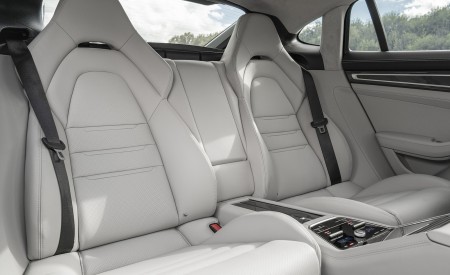 2021 Porsche Panamera Turbo S (Color: Cherry Metallic) Interior Rear Seats Wallpapers 450x275 (52)