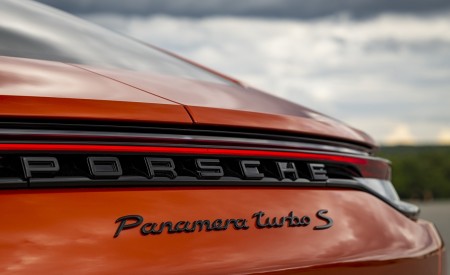 2021 Porsche Panamera Turbo S (Color: Papaya Metallic) Badge Wallpapers 450x275 (90)