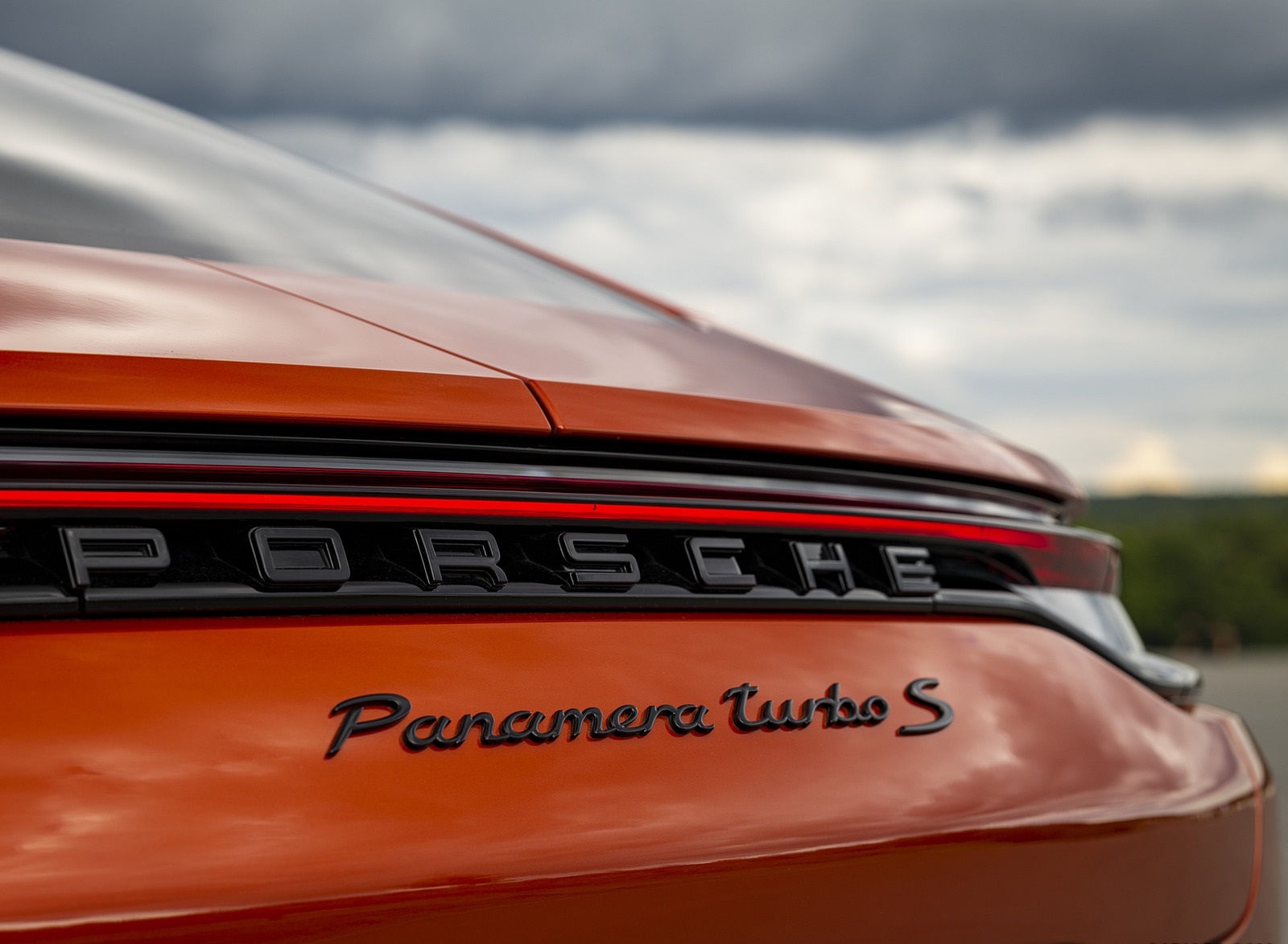 2021 Porsche Panamera Turbo S (Color: Papaya Metallic) Badge Wallpapers #90 of 137