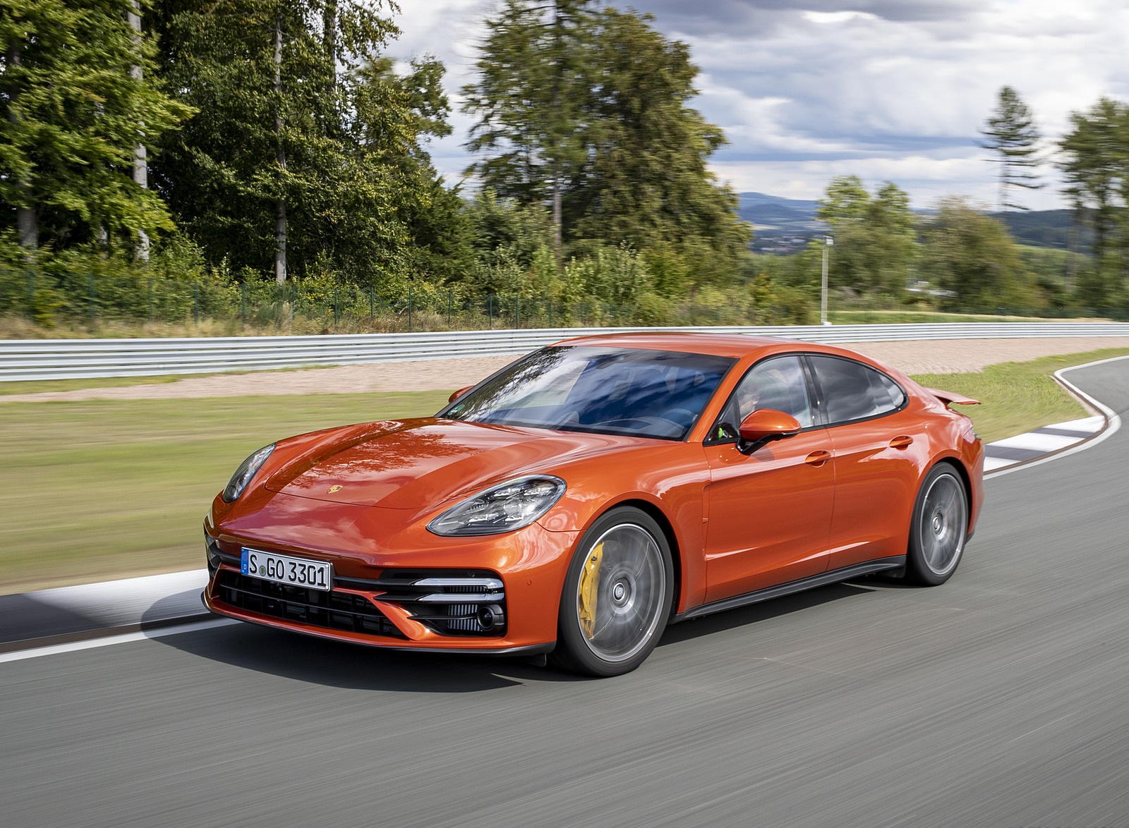 2021 Porsche Panamera Turbo S (Color: Papaya Metallic) Front Three-Quarter Wallpapers #68 of 137