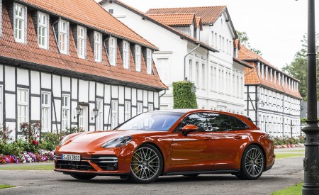 2021 Porsche Panamera Turbo S Sport Turismo (Color: Papaya Metallic) Front Three-Quarter Wallpapers 450x275 (41)