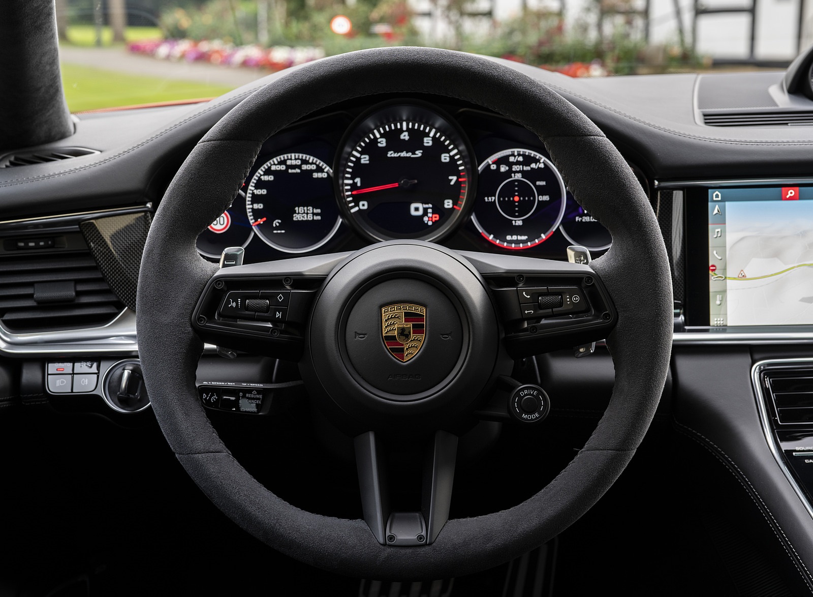 2021 Porsche Panamera Turbo S Sport Turismo (Color: Papaya Metallic) Interior Steering Wheel Wallpapers #64 of 114