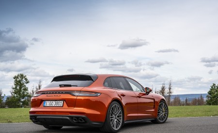 2021 Porsche Panamera Turbo S Sport Turismo (Color: Papaya Metallic) Rear Three-Quarter Wallpapers 450x275 (50)