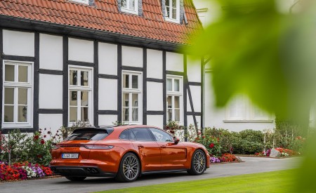 2021 Porsche Panamera Turbo S Sport Turismo (Color: Papaya Metallic) Rear Three-Quarter Wallpapers 450x275 (46)