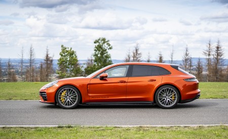 2021 Porsche Panamera Turbo S Sport Turismo (Color: Papaya Metallic) Side Wallpapers 450x275 (51)