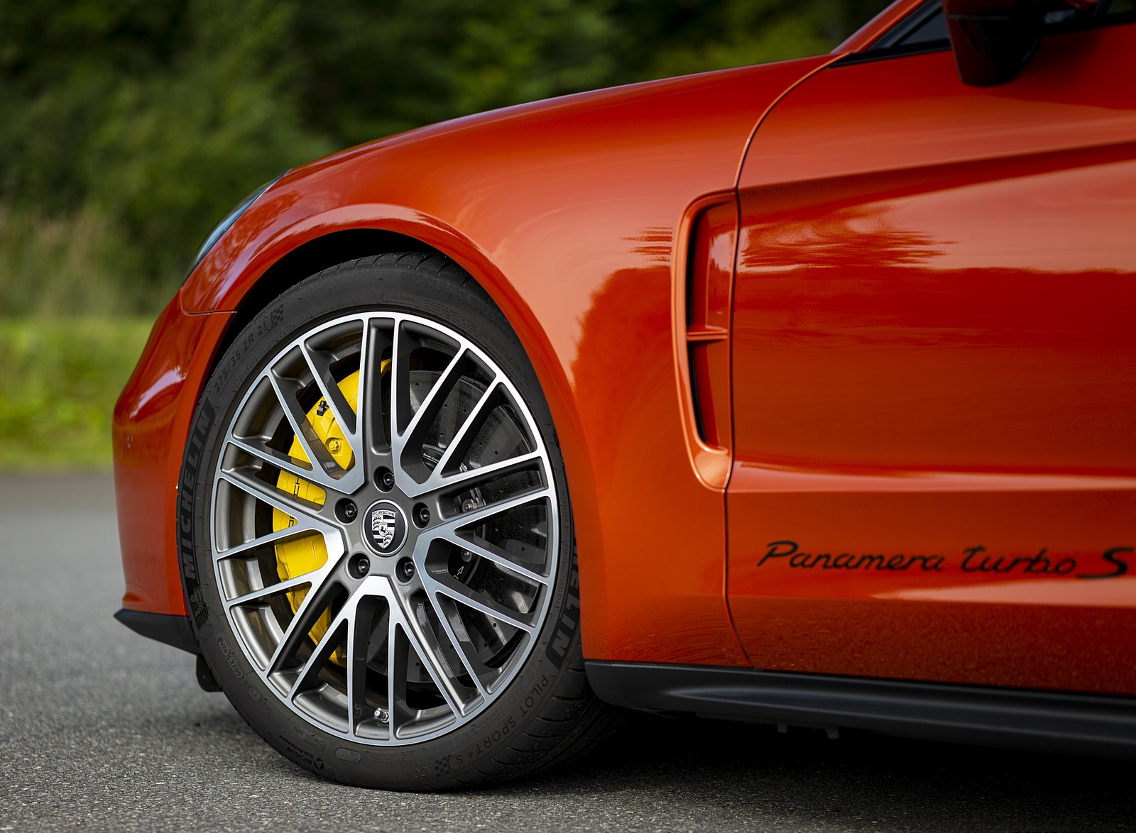 2021 Porsche Panamera Turbo S Sport Turismo (Color: Papaya Metallic) Wheel Wallpapers #53 of 114