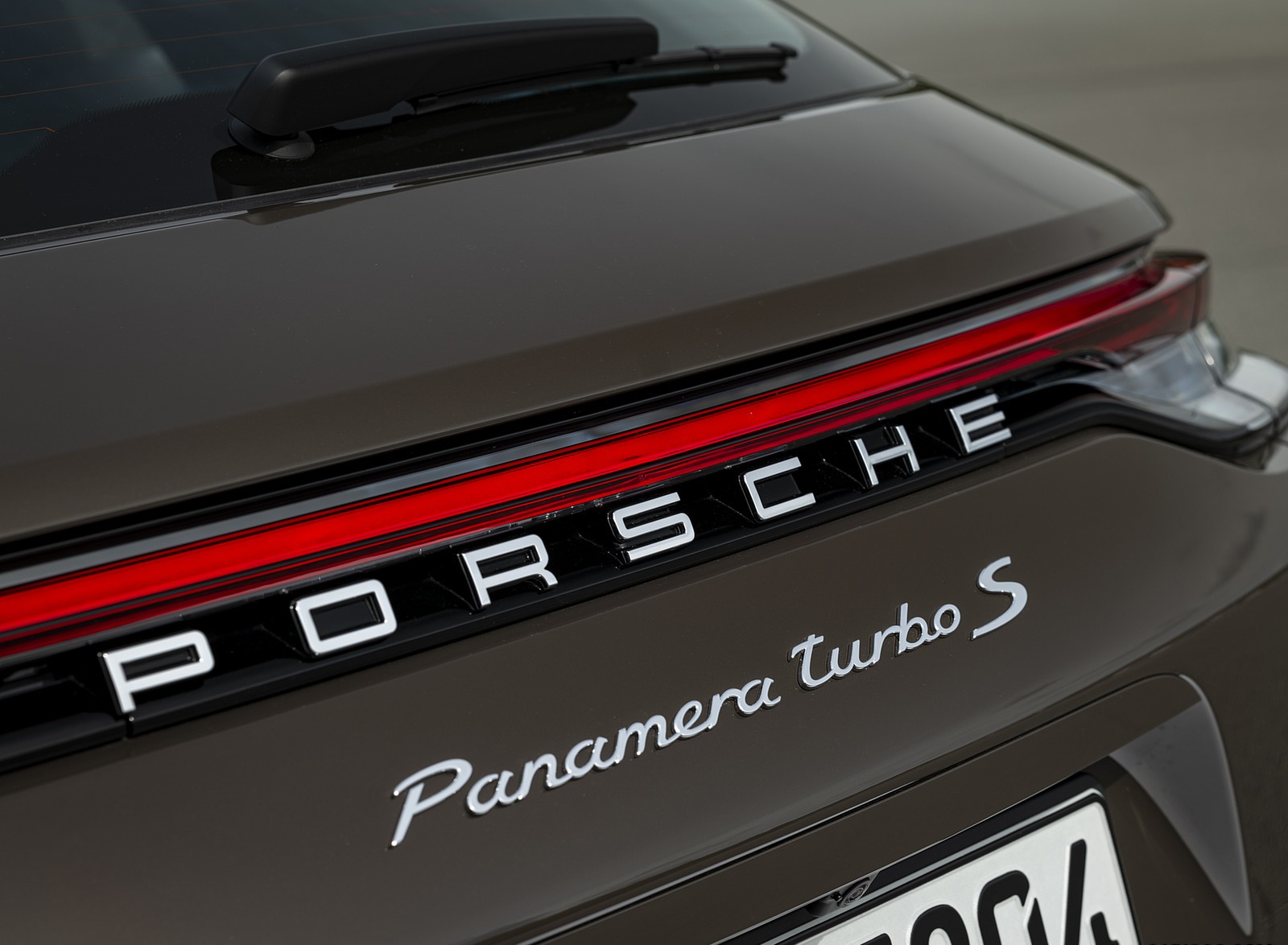 2021 Porsche Panamera Turbo S Sport Turismo (Color: Truffle Brown Metallic) Badge Wallpapers #106 of 114