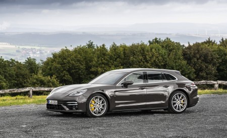 2021 Porsche Panamera Turbo S Sport Turismo (Color: Truffle Brown Metallic) Front Three-Quarter Wallpapers 450x275 (84)