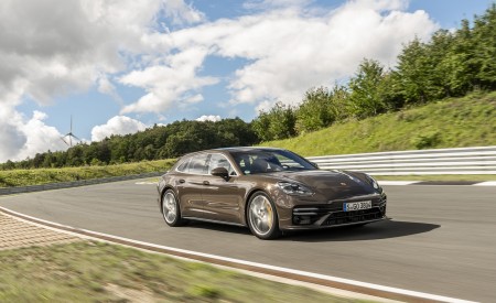 2021 Porsche Panamera Turbo S Sport Turismo (Color: Truffle Brown Metallic) Front Three-Quarter Wallpapers 450x275 (68)