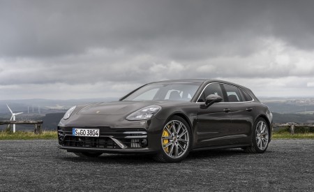 2021 Porsche Panamera Turbo S Sport Turismo (Color: Truffle Brown Metallic) Front Three-Quarter Wallpapers  450x275 (85)