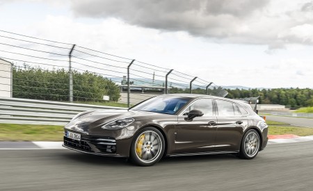 2021 Porsche Panamera Turbo S Sport Turismo (Color: Truffle Brown Metallic) Front Three-Quarter Wallpapers  450x275 (78)