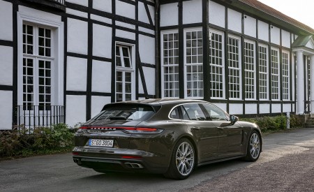 2021 Porsche Panamera Turbo S Sport Turismo (Color: Truffle Brown Metallic) Rear Three-Quarter Wallpapers 450x275 (91)